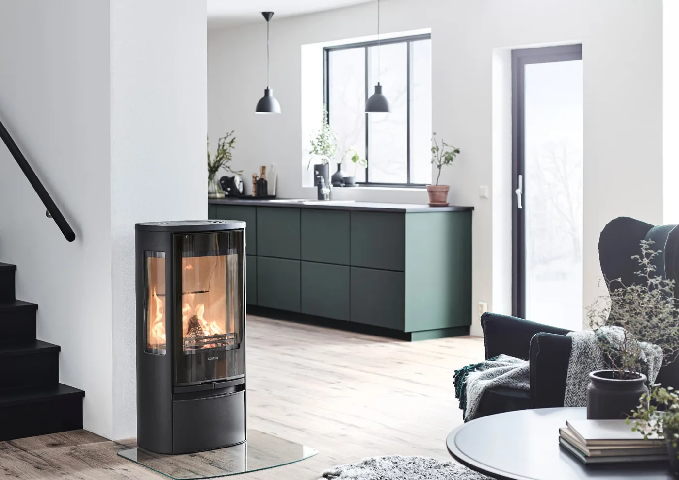 Contura 856 Style – kamin na drva u dnevnom boravku