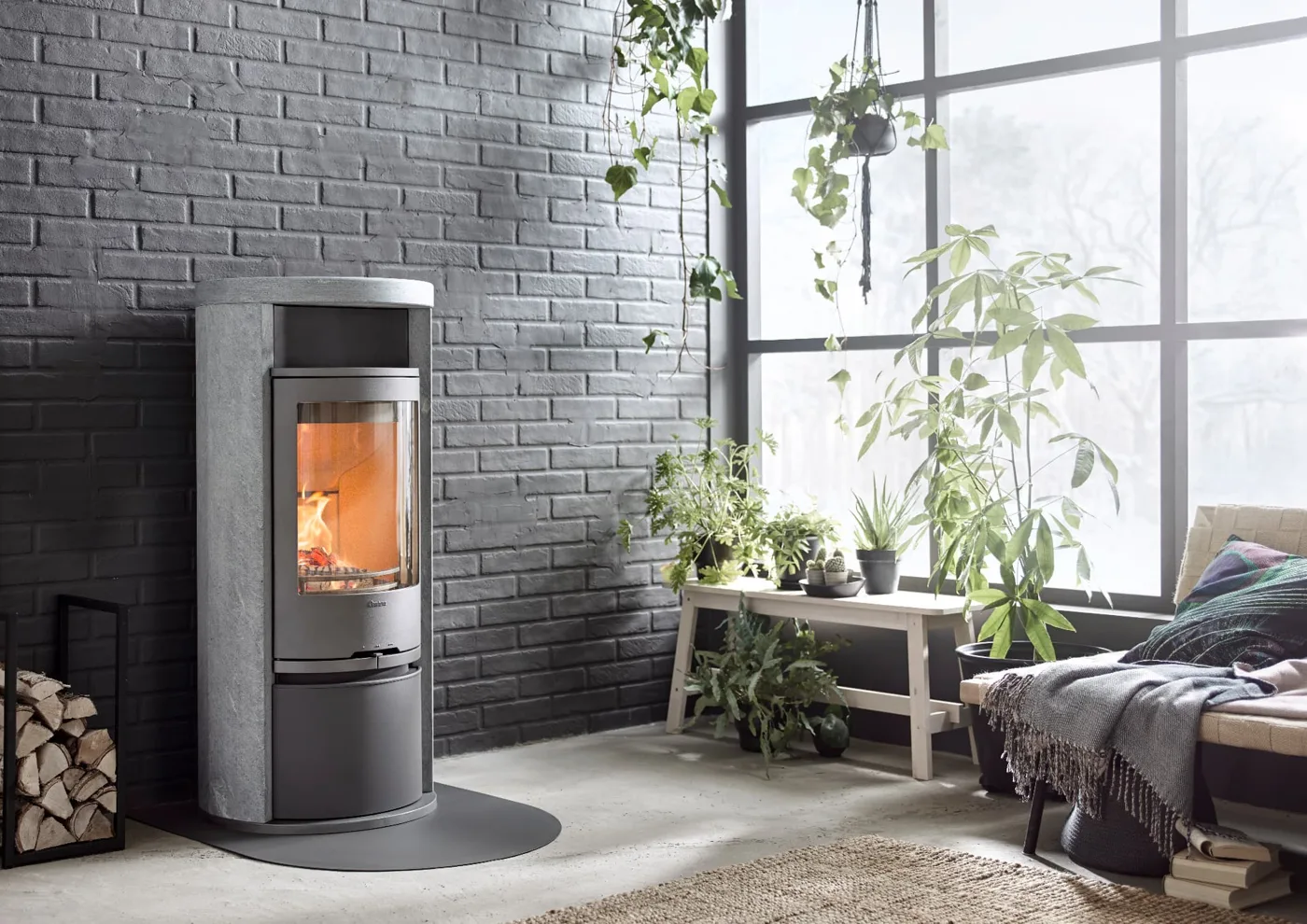 Contura 620 Style – kamin na drva u dnevnom boravku