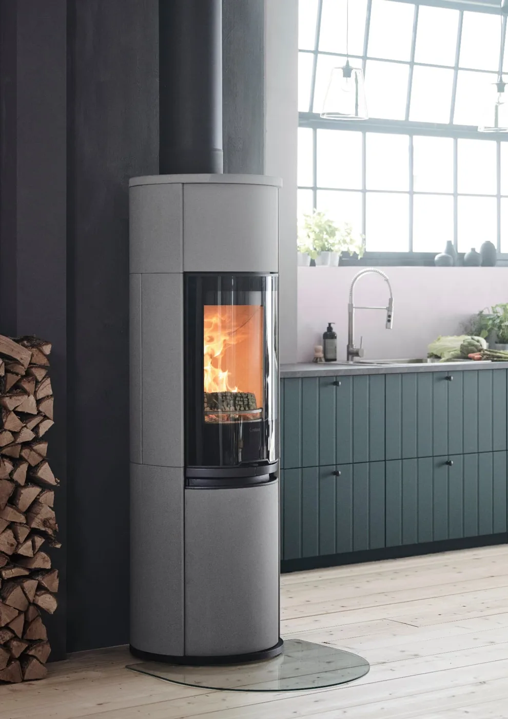 Contura 690 Style – kamin na drva u dnevnom boravku